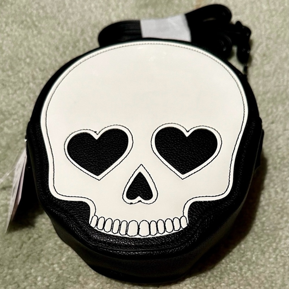 Heart Eyes Skull Crossbody Bag